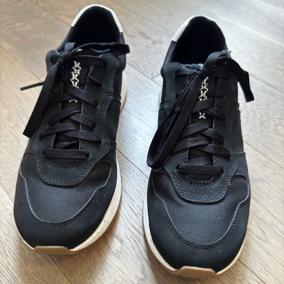 UGG ReTrainer - Picture 3 of 6